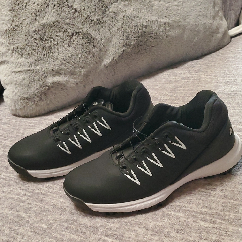 Brand Neww/out Tag. Black and White Golf Shoes with Breathable Mesh Upper